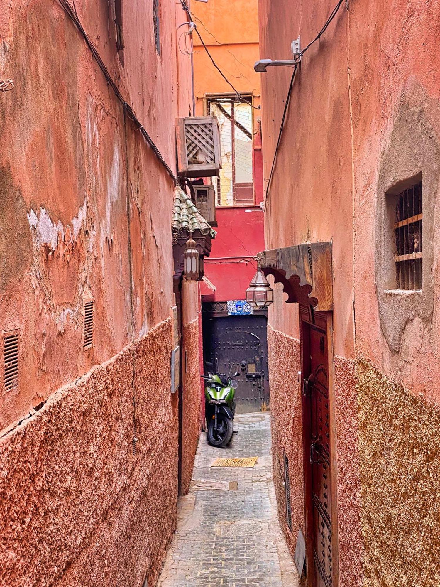 Riad Le Dromadaire Bleu By Weekome Marrakesh Exterior photo