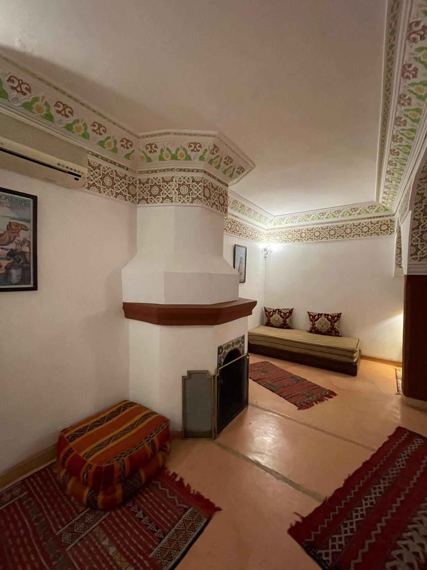Riad Le Dromadaire Bleu By Weekome Marrakesh Exterior photo