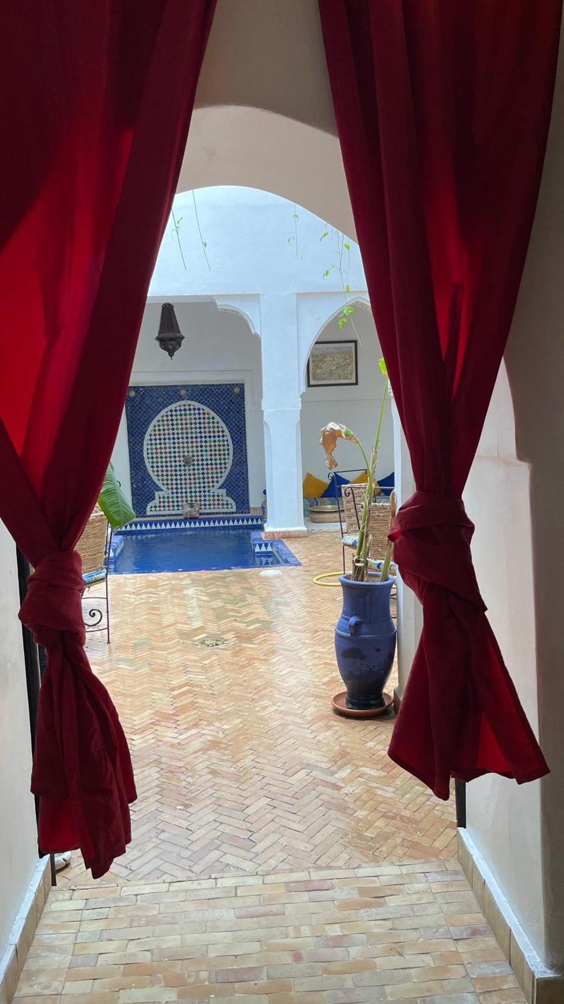 Riad Le Dromadaire Bleu By Weekome Marrakesh Exterior photo