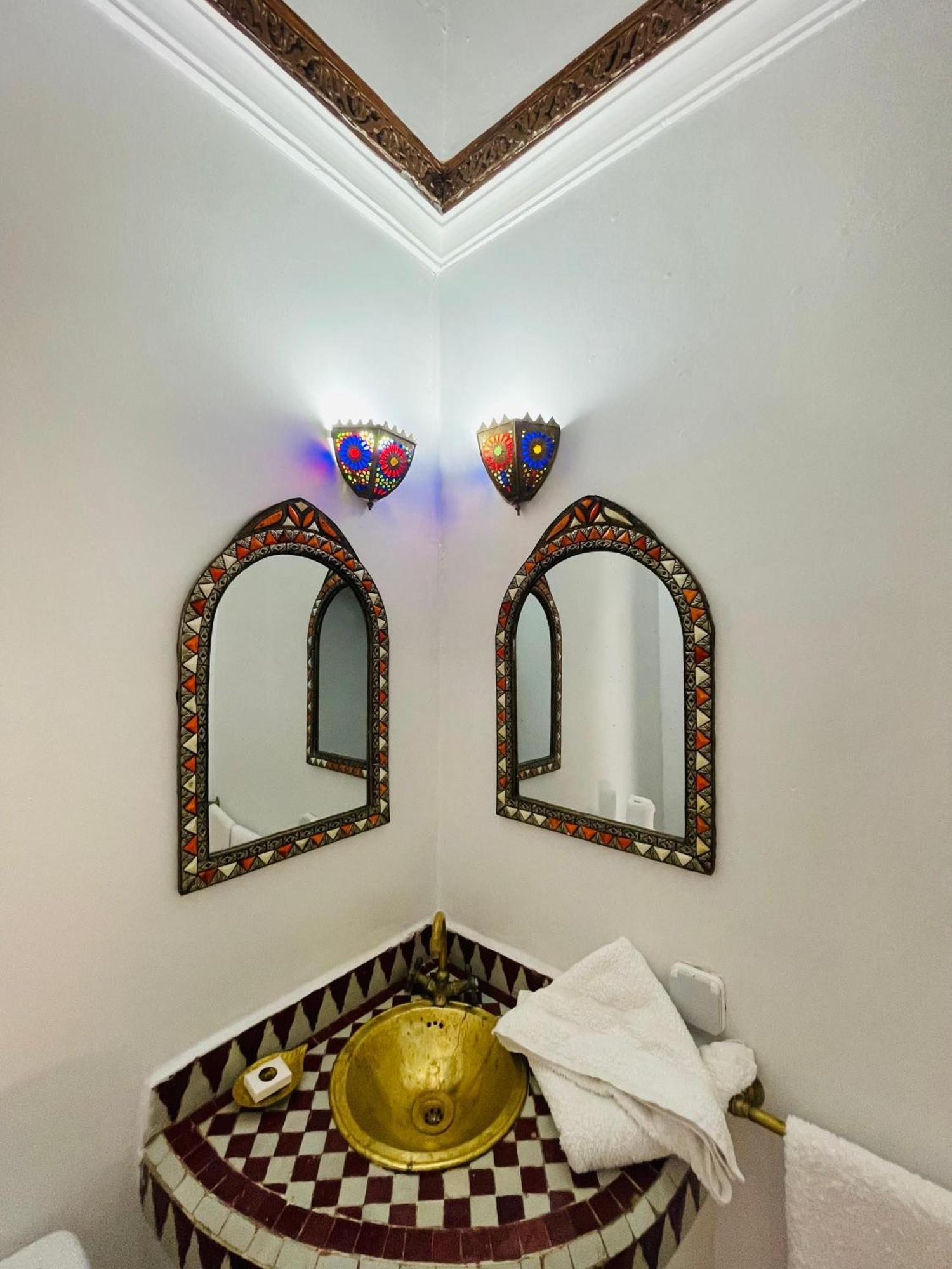 Riad Le Dromadaire Bleu By Weekome Marrakesh Exterior photo